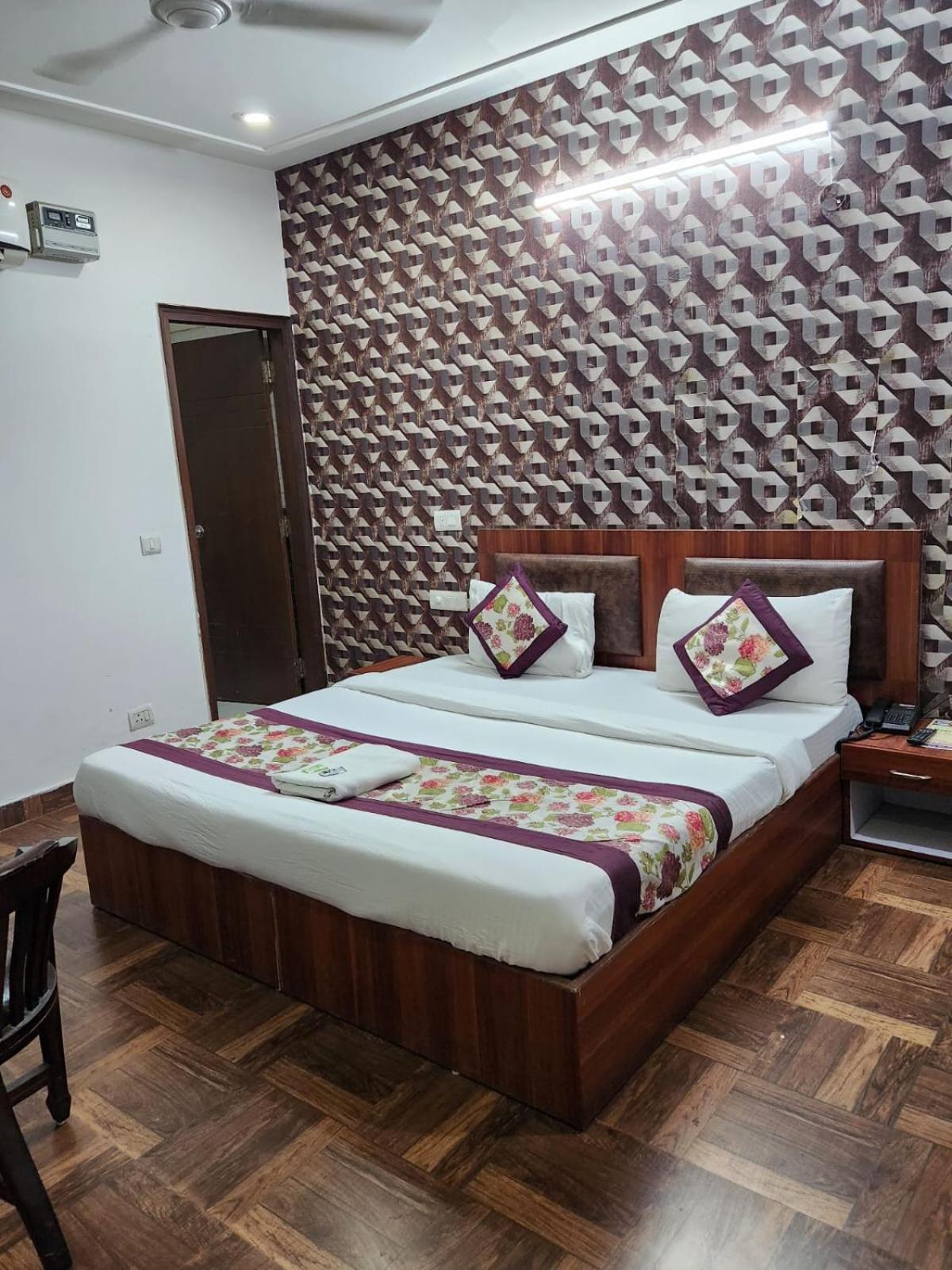 Hotel Aerotech Near Delhi Airport New Delhi Exterior foto